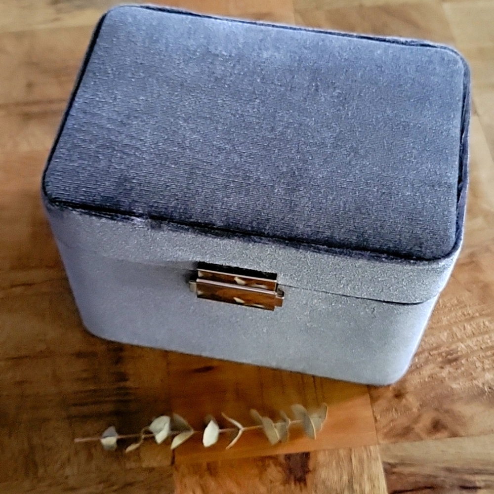 Rachel Zoe jewelry box